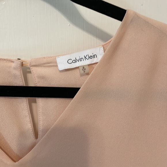Calvin Klein Small silk blouse.  Peach color with black - Picture 2 of 3